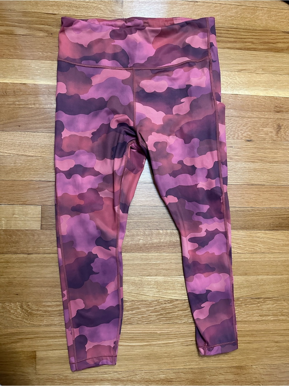 Athleta Ultimate Stash Printed 7/8 Tight
